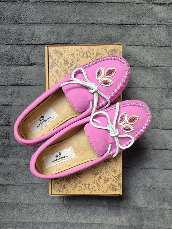 Manitobah Mukluks Shoes - Kayak Manitobah Mukluks Pink Leather/Suede Beaded Moccasins, Size 8, New W Tags